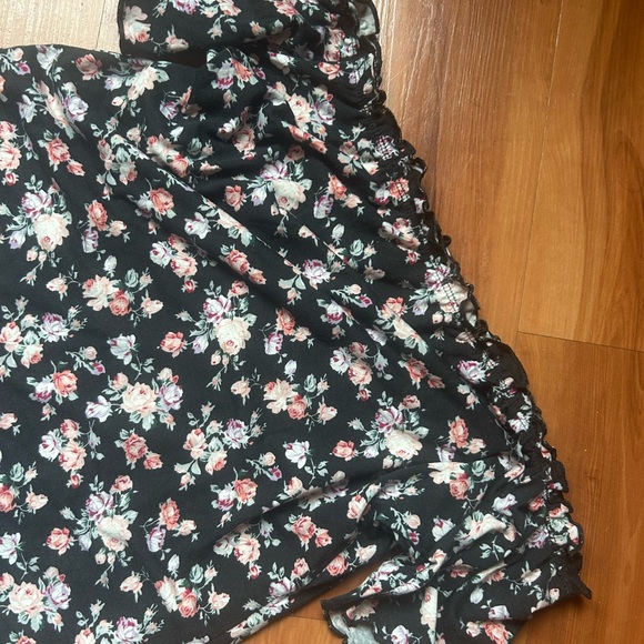 SHEIN Black Floral Strapless Dress - Picture 3 of 6